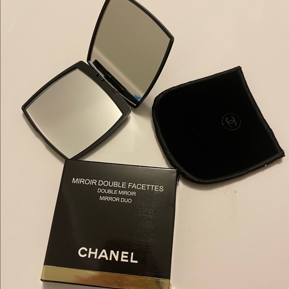 Chanel Compact Mirror - Picture 5 of 10